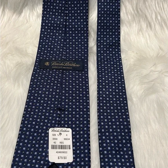 NWT Brooks Brothers Elegant Blue Patterned Men's Tie - Picture 5 of 7